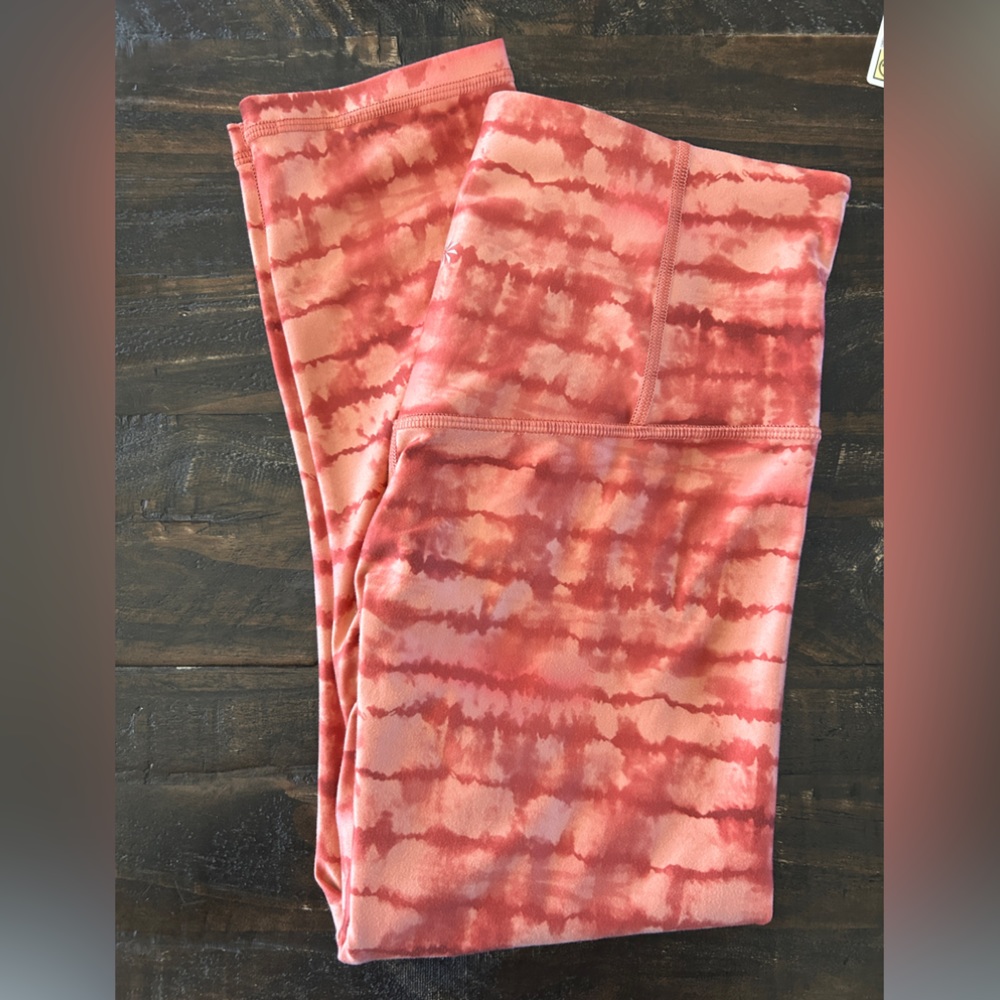 Athleta Elation Printed Capri Tie Dye Medium